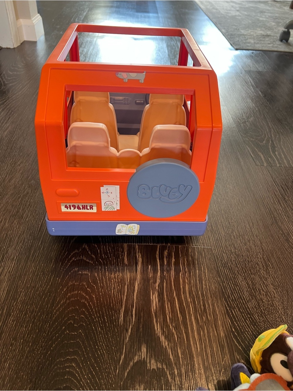 Bluey Car with Friends - Picture 10 of 12